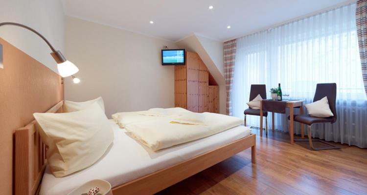 Zenz - Gaestezimmer Im Winzerhaus Bed & Breakfast